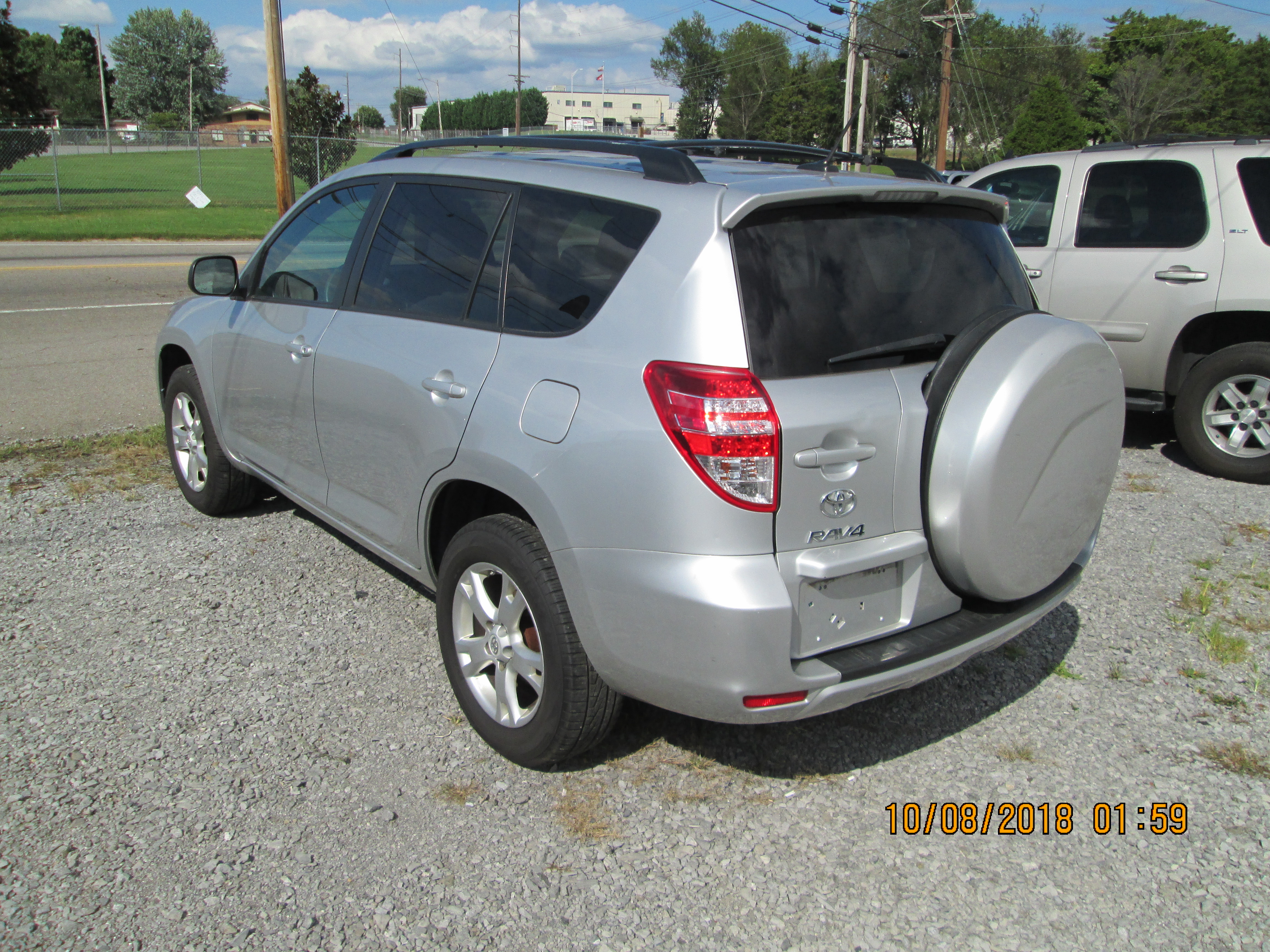 webassets/2011toyotaravrear.JPG